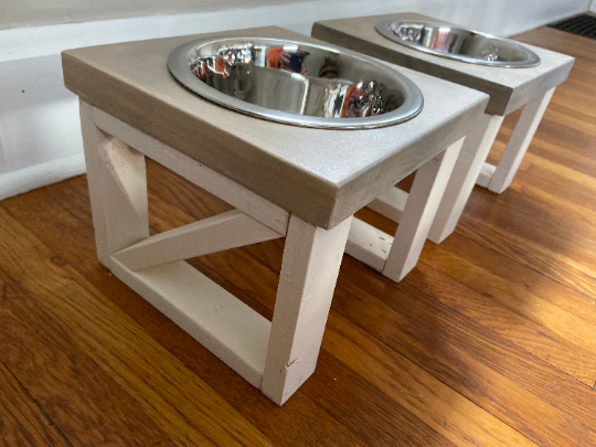 Single Raised Dog Feeder/Nesting