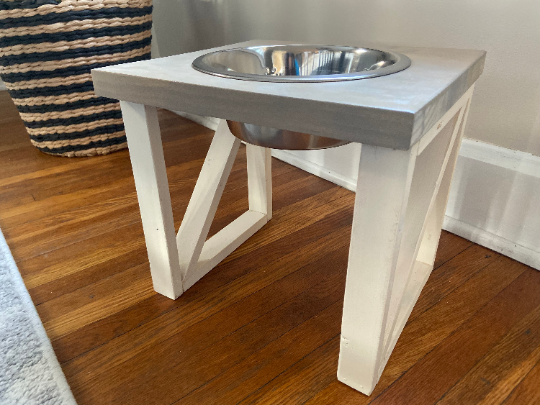 Single Raised Dog Feeder/Nesting